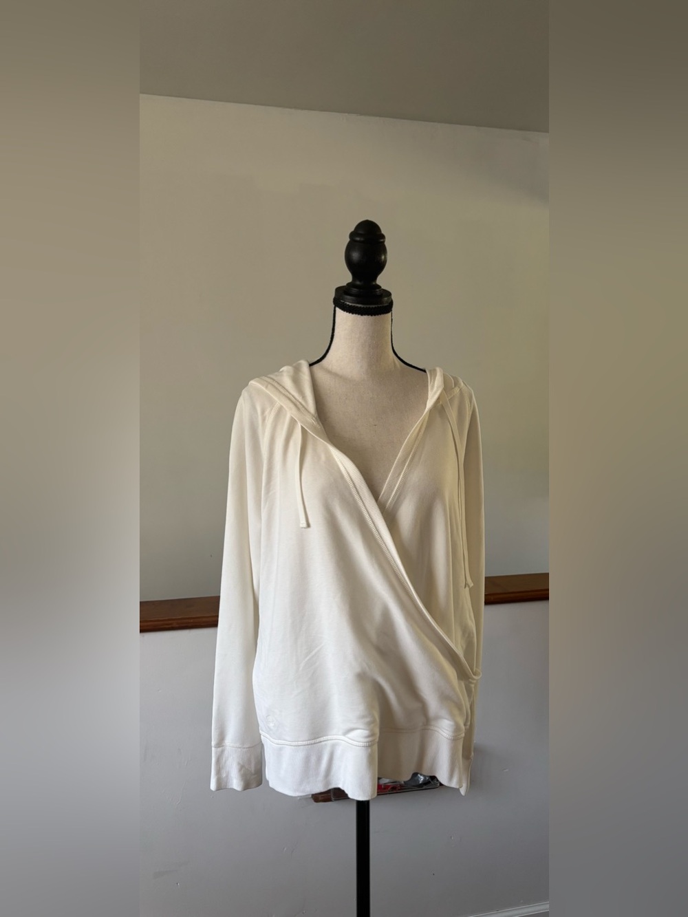 Lauren Ralph Lauren White/Cream Cross Front Hoodie Size Large